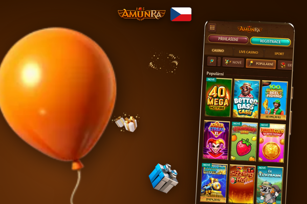 iPhone v ruce s domovskou obrazovkou AmunRa Casino app a biometrickým přihlášením
